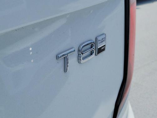 Crystal White Pearl 2026 Volvo XC90 Plug-In Hybrid Plus, T8 AWD, Electric/Gasoline, Bright, 7 Seats