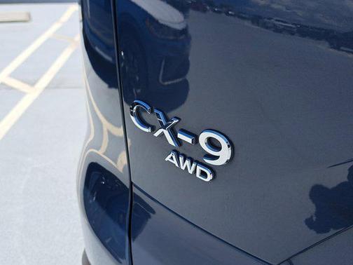 2023 Mazda CX-9 Carbon Edition