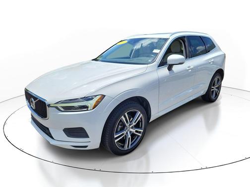 Ice White 2020 Volvo XC60 T5 Momentum