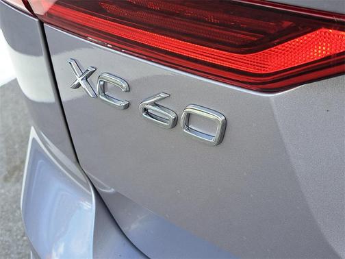 2026 Volvo XC60 B5 Core