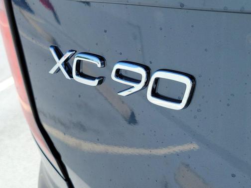 2026 Volvo XC90 Ultra, B6 AWD Gas (mild hybrid), Gasoline, Bright, 7 Seats