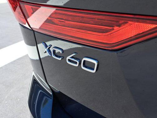 2025 Volvo XC60 B5 Core