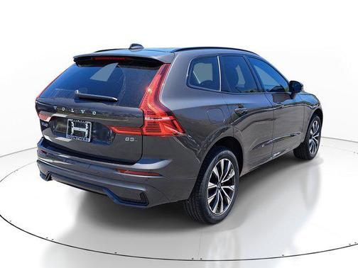 2025 Volvo XC60 B5 Core