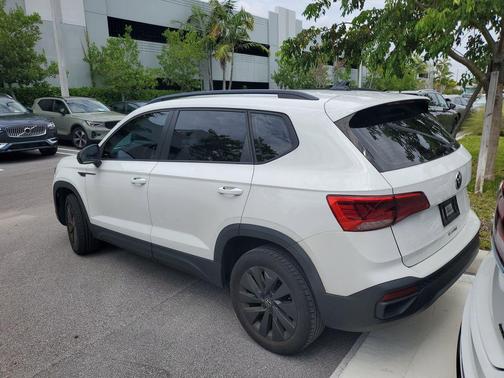 Pure White 2023 Volkswagen Taos 1.5T S
