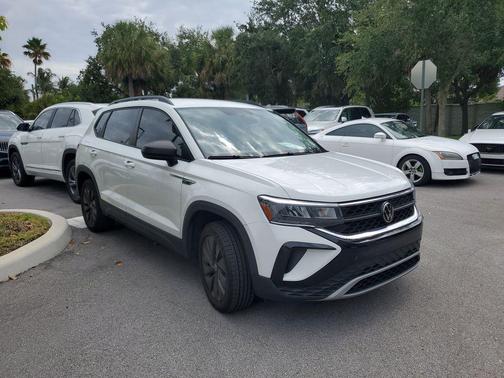 Pure White 2023 Volkswagen Taos 1.5T S