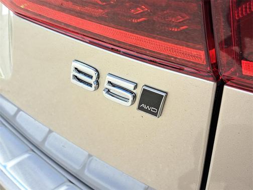 2026 Volvo XC60 B5 Core