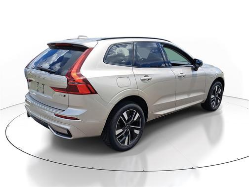 2026 Volvo XC60 B5 Core