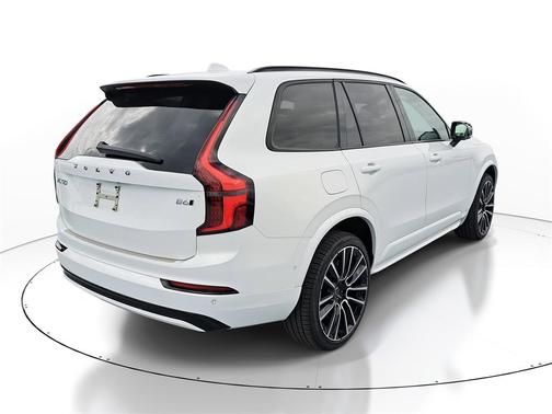 2026 Volvo XC90 B6 Ultra Dark Theme 7-Seater