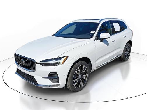 2023 Volvo XC60 B5 Plus Bright Theme