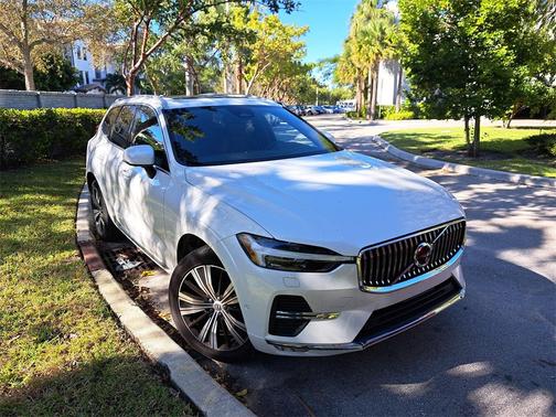 2023 Volvo XC60 B5 Plus Bright Theme