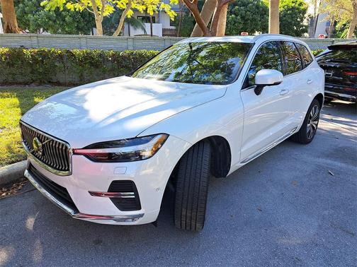2023 Volvo XC60 B5 Plus Bright Theme