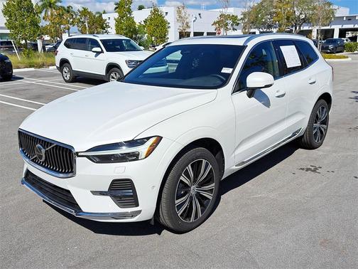 2023 Volvo XC60 B5 Plus Bright Theme