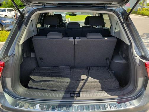 Platinum Gray Metallic 2023 Volkswagen Tiguan 2.0T S