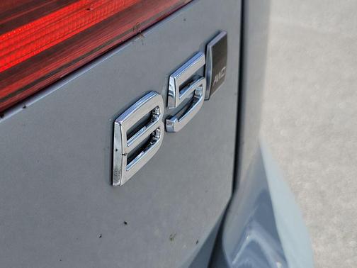 Vapour Grey Metallic 2026 Volvo XC60 B5 Ultra