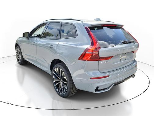 2026 Volvo XC60 B5 Ultra