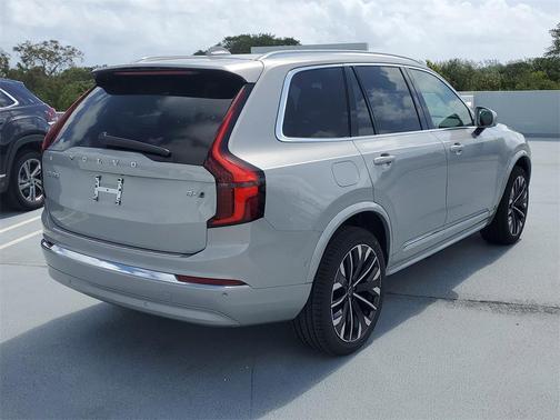 2025 Volvo XC90 B6 Plus 7-Seater