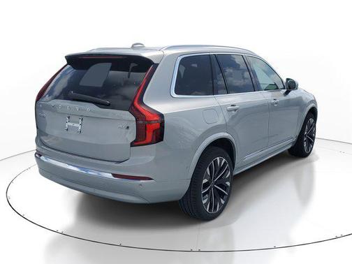 2025 Volvo XC90 B6 Plus 7-Seater