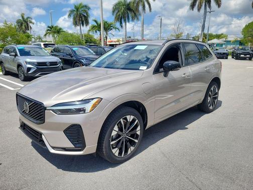 Bright Dusk Metallic 2026 Volvo XC60 Plug-In Hybrid Plus, T8 AWD Electric/Gasoline, Dark