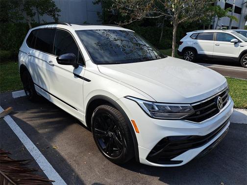 2023 Volkswagen Tiguan 2.0T SE R-Line Black