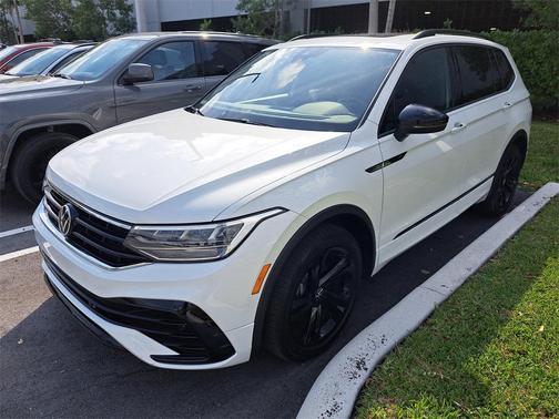 2023 Volkswagen Tiguan 2.0T SE R-Line Black