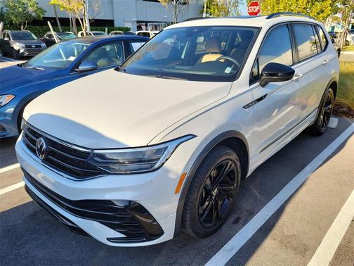 2023 Volkswagen Tiguan 2.0T SE R-Line Black