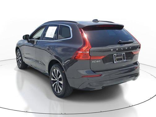 2023 Volvo XC60 B5 Ultimate Dark Theme