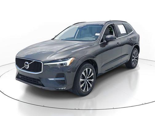 2023 Volvo XC60 B5 Ultimate Dark Theme