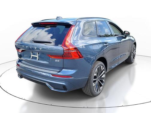 Denim Blue Metallic 2026 Volvo XC60 B5 Ultra