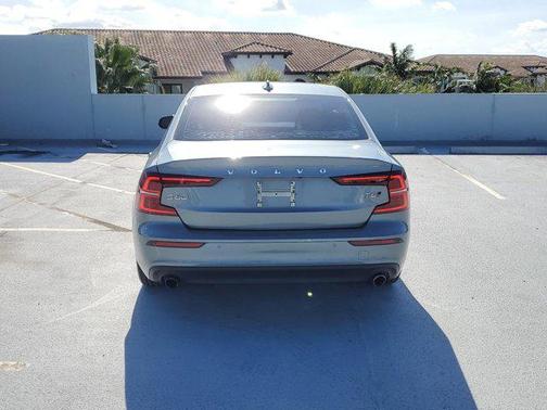 2019 Volvo S60 T6 Momentum
