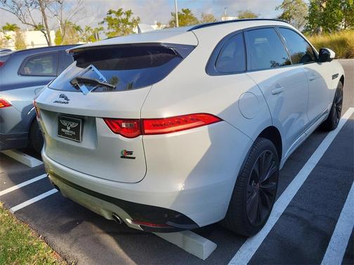 2019 Jaguar F-PACE S