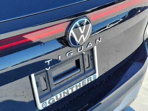 Deep Black Pearl 2026 Volkswagen Tiguan 2.0T S