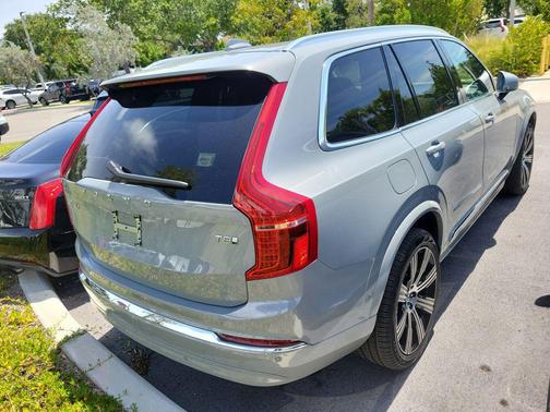 Vapour Grey Metallic 2025 Volvo XC90 Plug-In Hybrid Plus