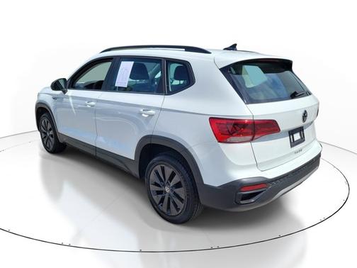Pure White 2023 Volkswagen Taos 1.5T S