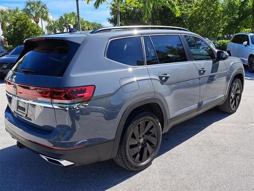2025 Volkswagen Atlas 2.0T SE w/Technology