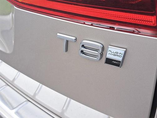 2026 Volvo XC60 Plug-In Hybrid Plus, T8 AWD Electric/Gasoline, Dark