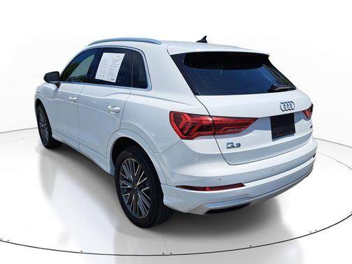 2022 Audi Q3 40 Premium