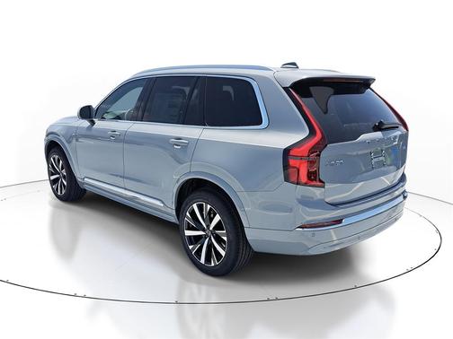 2026 Volvo XC90 B5 Core