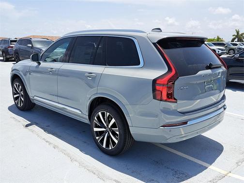 2026 Volvo XC90 B5 Core