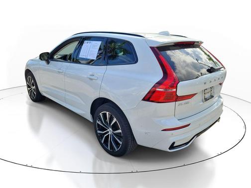 Crystal White Metallic 2024 Volvo XC60 B5 Plus Dark Theme
