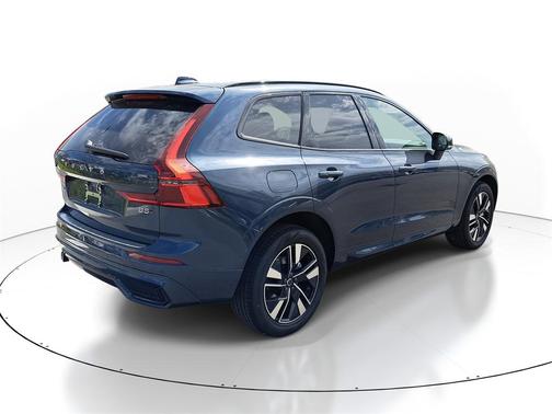 2026 Volvo XC60 B5 Core