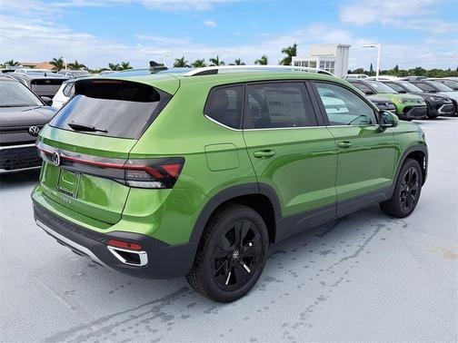 2025 Volkswagen Taos 1.5T SE