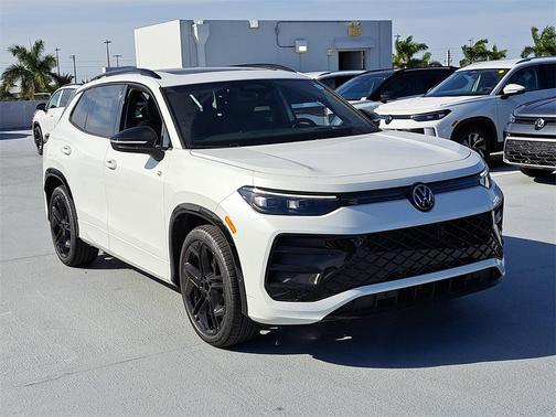 2026 Volkswagen Tiguan 2.0T SE R-Line Black