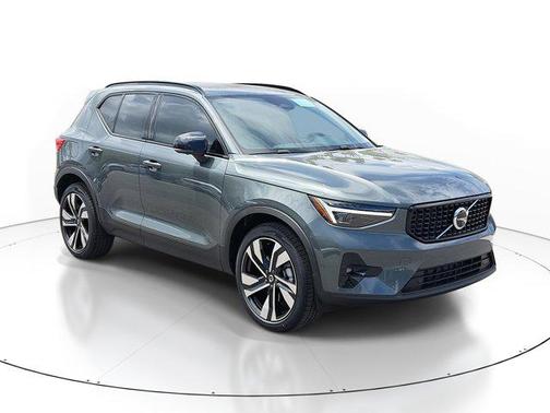 2026 Volvo XC40 B5 Ultra