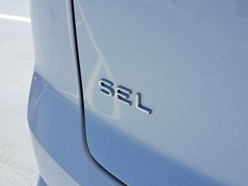 2025 Volkswagen Atlas Cross Sport 2.0T SEL Premium