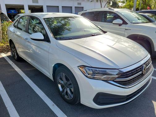 Opal White Pearl 2023 Volkswagen Jetta 1.5T SE