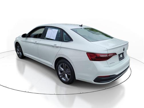 Opal White Pearl 2023 Volkswagen Jetta 1.5T SE