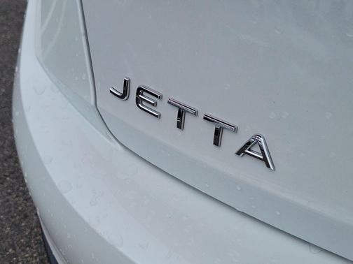 Opal White Pearl 2023 Volkswagen Jetta 1.5T SE