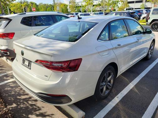 Opal White Pearl 2023 Volkswagen Jetta 1.5T SE