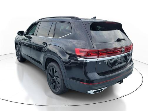 deep black pearl 2026 Volkswagen Atlas 2.0T SE w/Technology