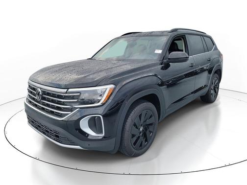 deep black pearl 2026 Volkswagen Atlas 2.0T SE w/Technology